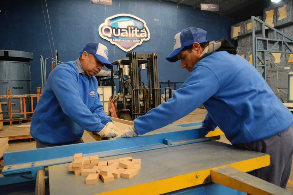 Una fábrica de colchones y sommiers abrió sus puertas y genera nuevas fuentes de trabajo