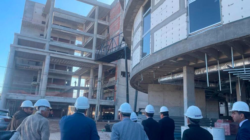 Representantes de la Federación Argentina de Cardiología visitaron la obra del Hospital Universitario de Clínicas Representantes de la Federación Argentina de Cardiología visitaron la obra del Hospital Universitario de Clínicas