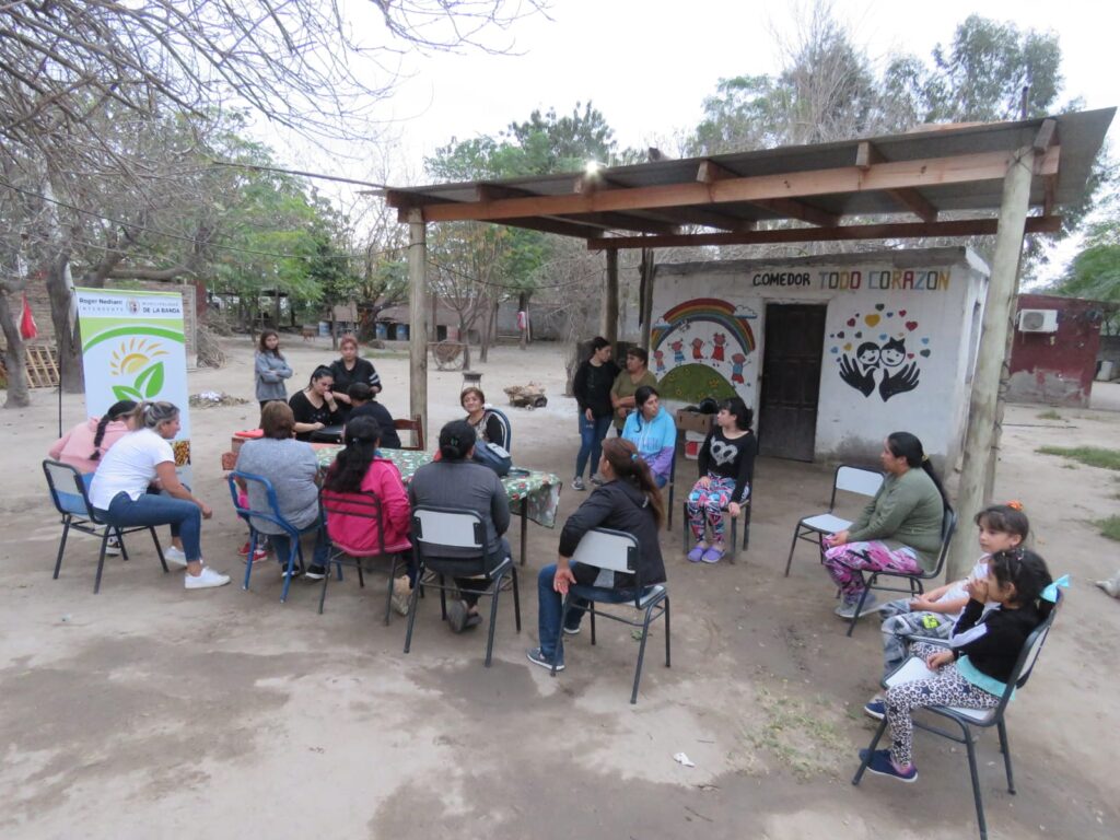 El municipio realizó entrega de semillas a vecinos del barrio Sarmiento