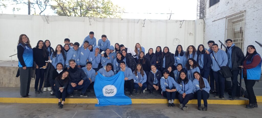 Charla sobre ciberbullying con Estudiantes del Colegio Santiago Apóstol
