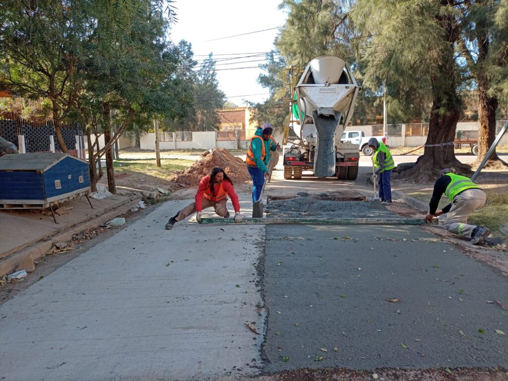 Refuerzan los trabajos de bacheo distintas zonas de la ciudad