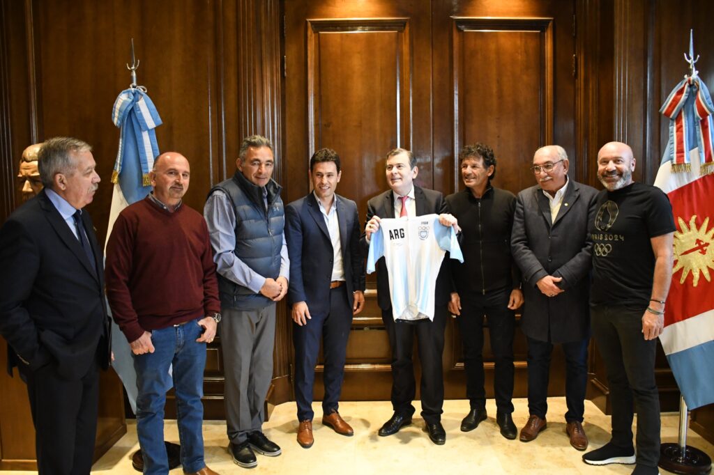 Zamora recibió al presidente de la Unión Ciclista de Argentina y al campeón olímpico Juan  Curuchet
