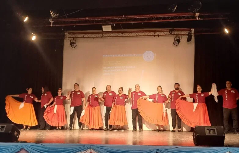Bandera: Realizan con éxito el encuentro de Danzas Folclóricas para Adultos 2024