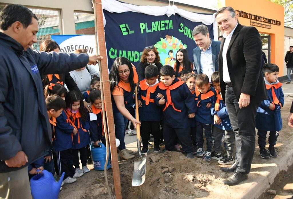 En el jardín municipal Islas Malvinas se celebró el Día Nacional del Árbol