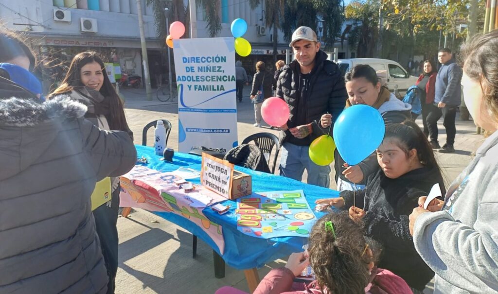 La Banda comenzó a celebrar la “Semana de la Niñez” con una actividad urbana