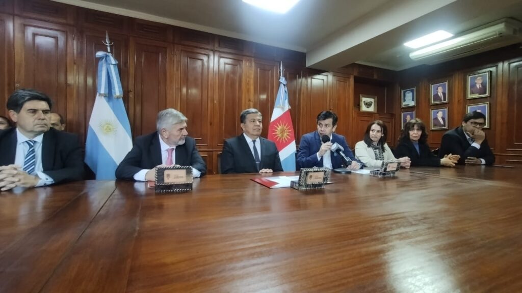 Humanidades fortalece la formación de profesionalesde ciencias económicas en temáticas tributarias
