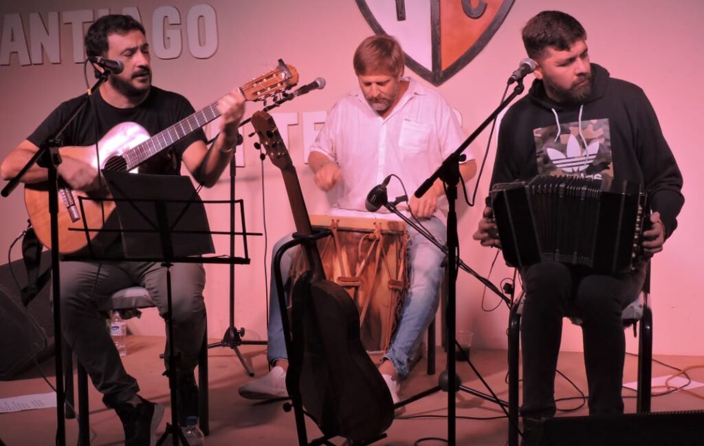 El grupo “A Matar o Morir” se presentará este viernes 6 en un bar de ciudad Capital El grupo “A Matar o Morir” se presentará este viernes 6 en un bar de ciudad Capital