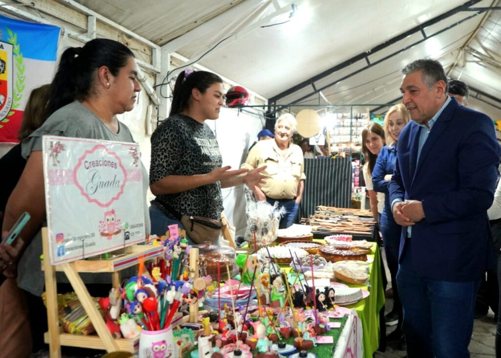 Nediani recorrió la Carpa de Artesanos del cumpleaños de La Banda