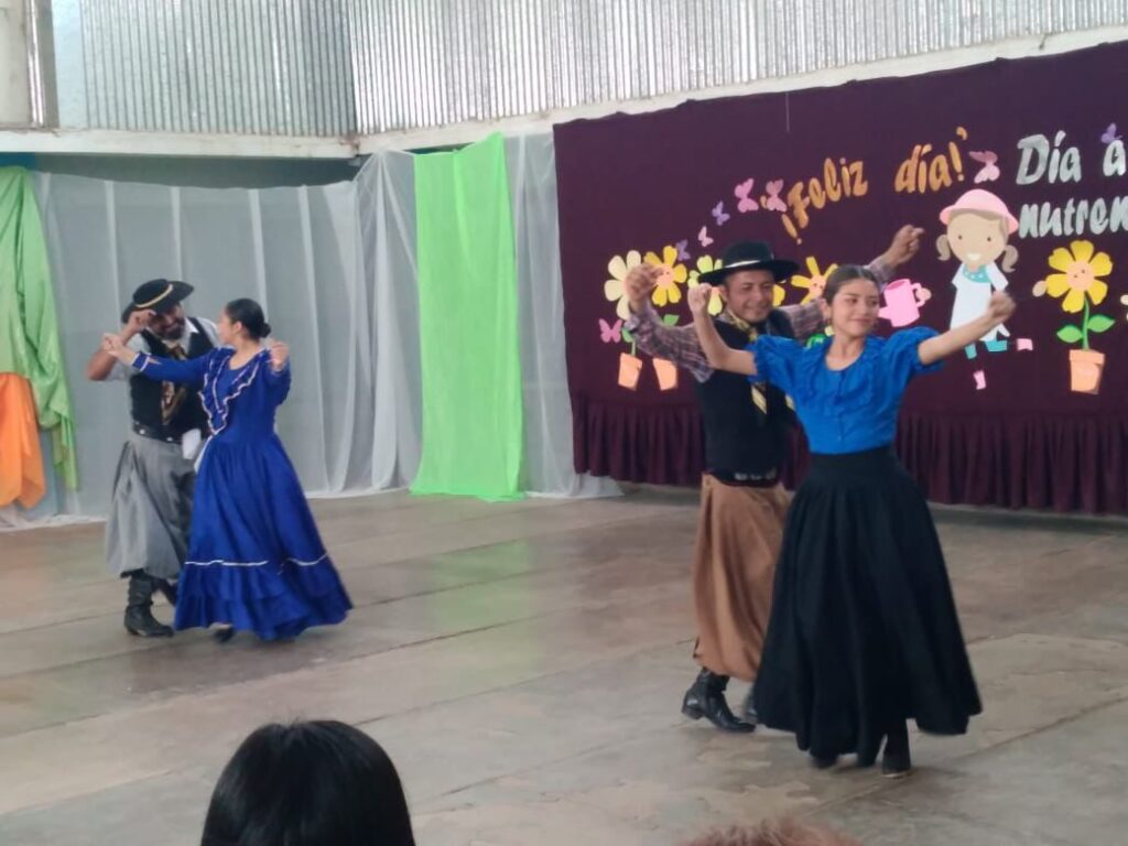 La Academia “La Telesita” tuvo una destacada participación en un acto por el “Día del Maestro” La Academia “La Telesita” tuvo una destacada participación en un acto por el “Día del Maestro”