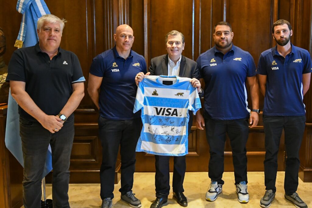 Zamora recibió a integrantes de Los Pumas y miembros de la UAR 