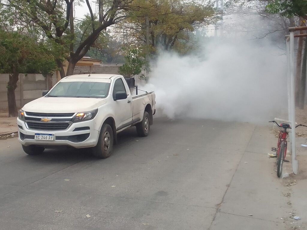 Continúan las fumigaciones preventivas en Capital