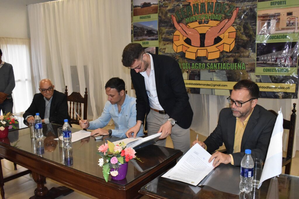 Fernández: Firman un convenio para que la Red de la Mesopotamia tenga su espacio en el Museo del Centenario