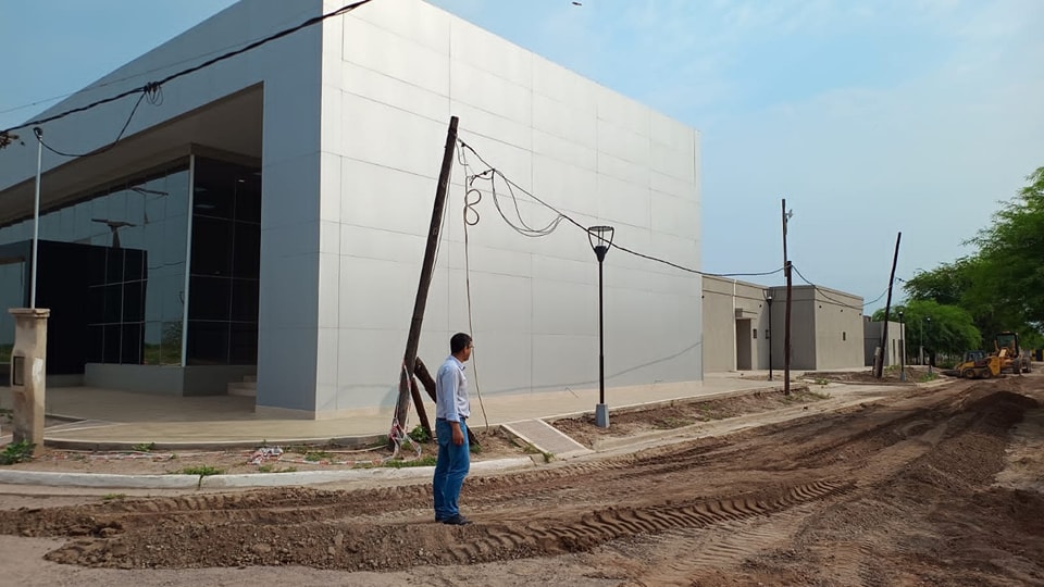 Inició la pavimentación de la calle lateral del nuevo Hospital Distrital de La Cañada