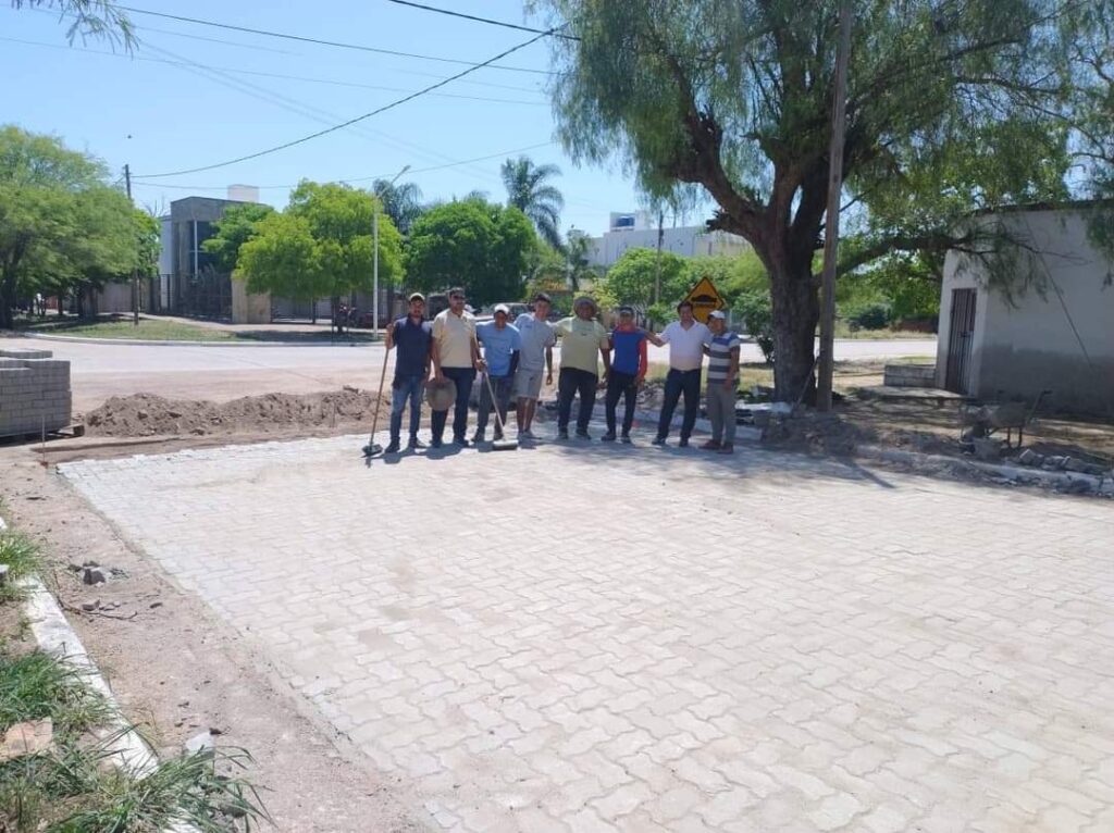 Sumampa: Se encuentra en etapa final la pavimentación de la avenida Juan Perón Sumampa: Se encuentra en etapa final la pavimentación de la avenida Juan Perón