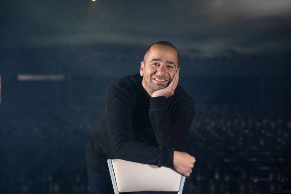 El humorista cordobés Camilo Nicolás presenta “Tranqui Piola” en el Paraninfo de la Unse