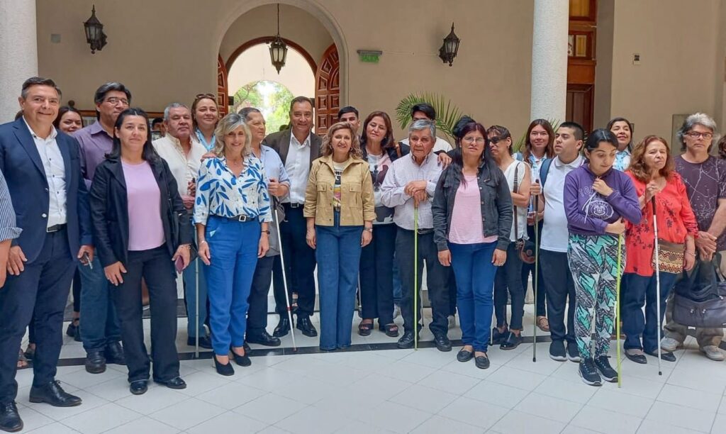 Fuentes recibió a alumnos y profesores del Centro Educativo Integral N°50