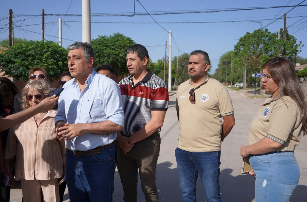 Nediani encabezó un operativo integral contra el Dengue en los barrios Textil y Juan Perón Nediani encabezó un operativo integral contra el Dengue en los barrios Textil y Juan Perón