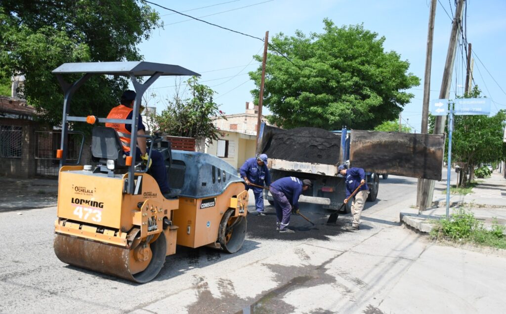 Realizan mantenimiento de calles en el barrio Borges