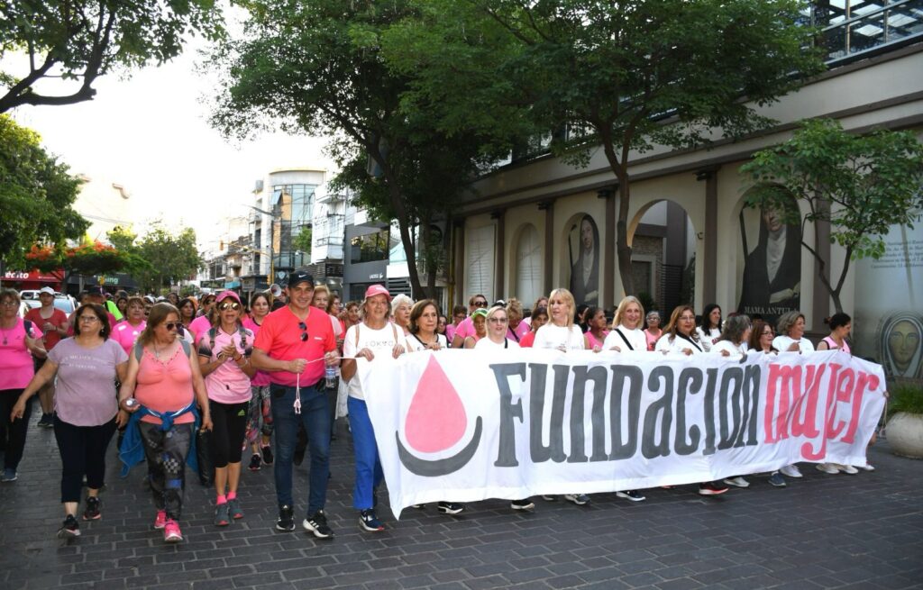 Realizaron la Caminata de la Fundación Mujer