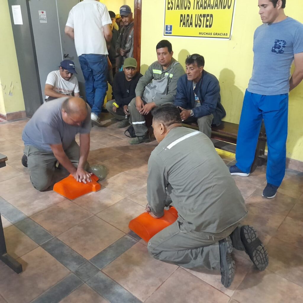 Capacitan a empleados municipales en primeros auxilios y reanimación cardiopulmonar