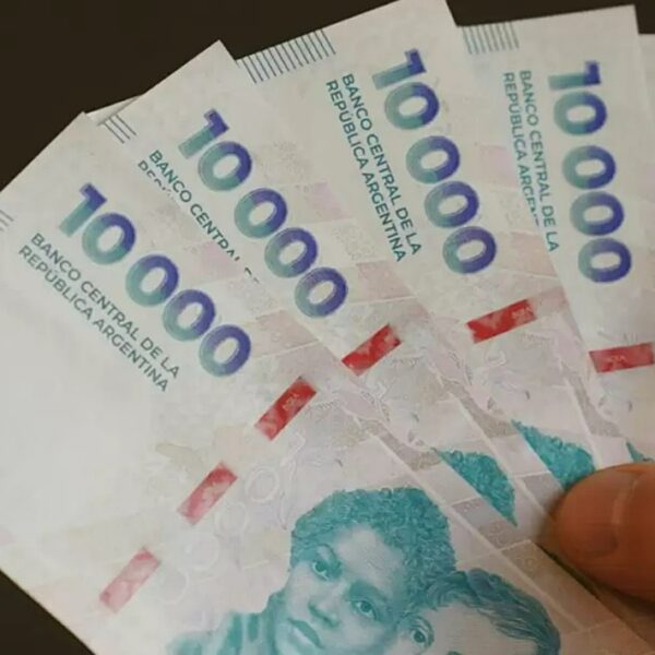 Este martes 16 cobran el medio aguinaldo los empleados públicos santiagueños