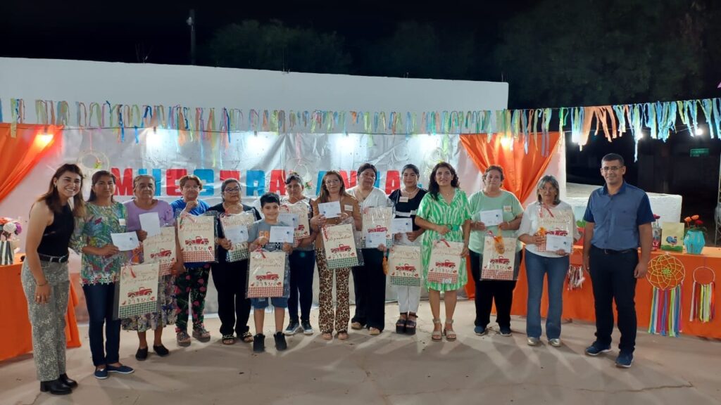 Jubilados de La Cañada realizaron una muestra anual del taller de arte