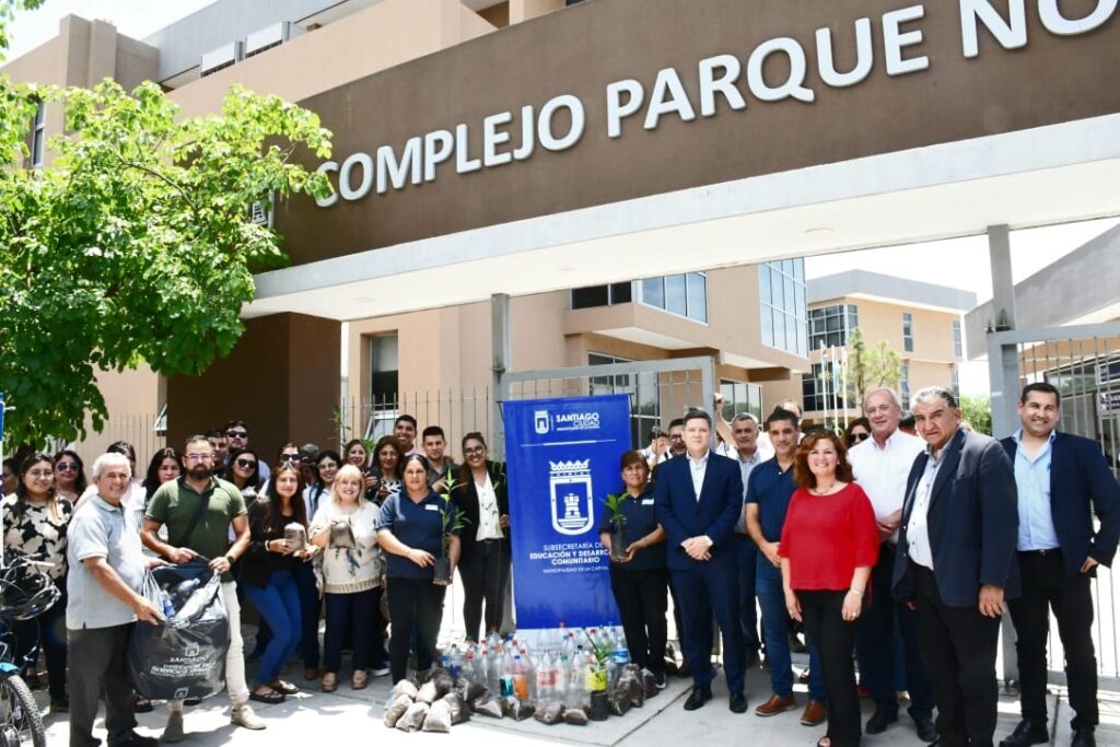 Empleados municipales participaron de una jornada de eco canje por la campaña Navidad Ecológica