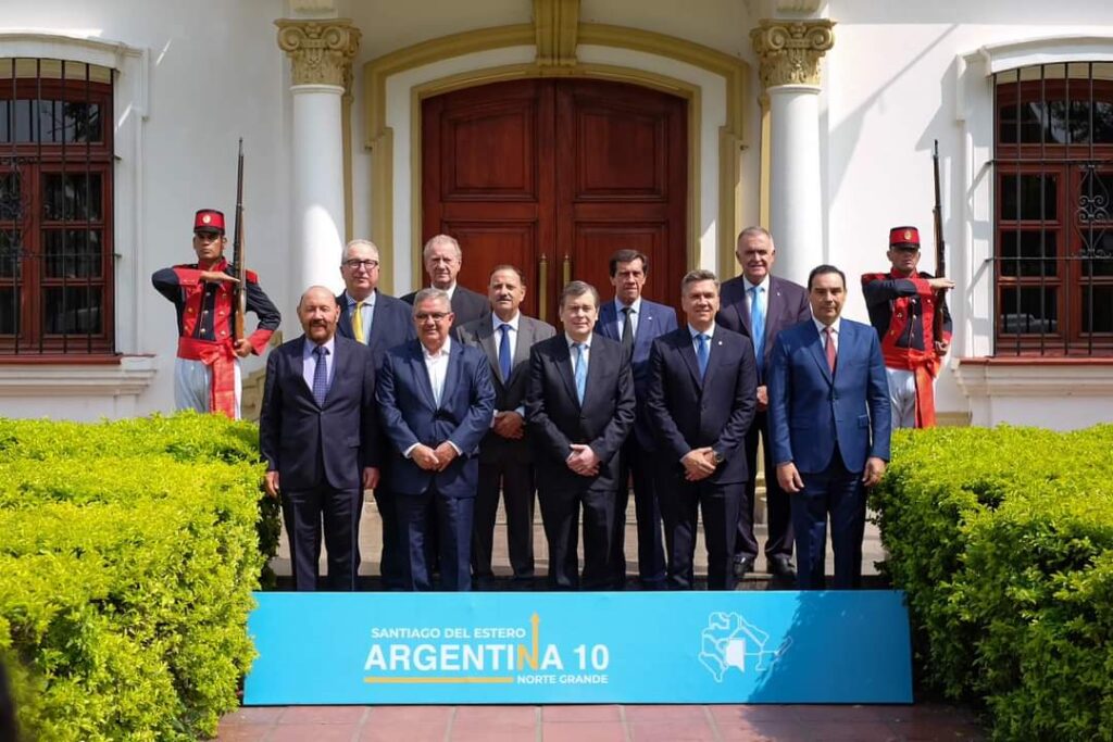 Los gobernadores del Norte Grande se reúnen en Santiago para tratar una agenda común