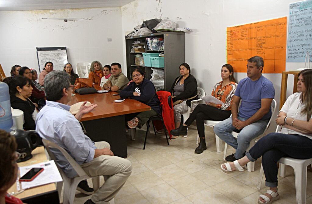 La Municipalidad se reunió con productores y feriantes del INTA