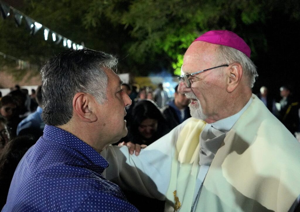 Misa por la habilitación del “Hogar de Cristo” con la presencia del Obispo y el Padre Pepe Misa por la habilitación del “Hogar de Cristo” con la presencia del Obispo y el Padre Pepe