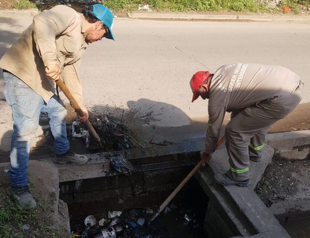 Intensifican los operativos de limpieza de desagües pluviales en La Banda