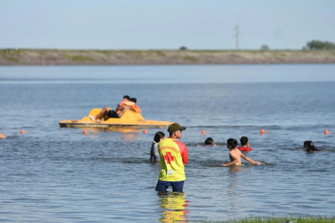 Habilitaron la playa del lago en Las Termas