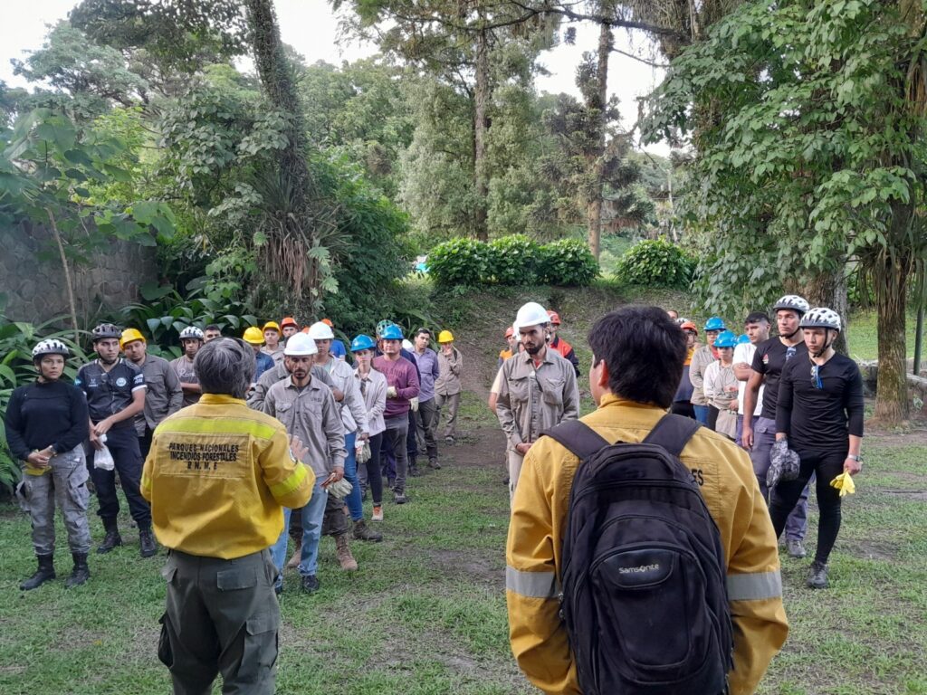 Estudiantes y personal de Forestales se capacitaron en manejo de incendios