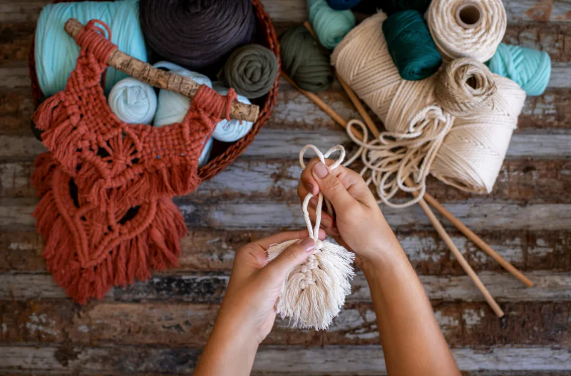 El municipio bandeño dictará un Taller de Macramé en Casa del Bicentenario