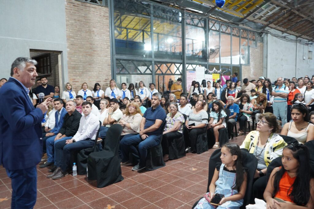 Nediani entregó más de 300 certificados a beneficiarios del Programa “El Futuro Está en Tus Manos”