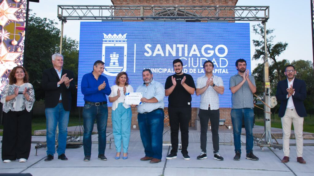 Entregan reconocimientos a artesanos y emprendedores en el parque del Encuentro Entregan reconocimientos a artesanos y emprendedores en el parque del Encuentro