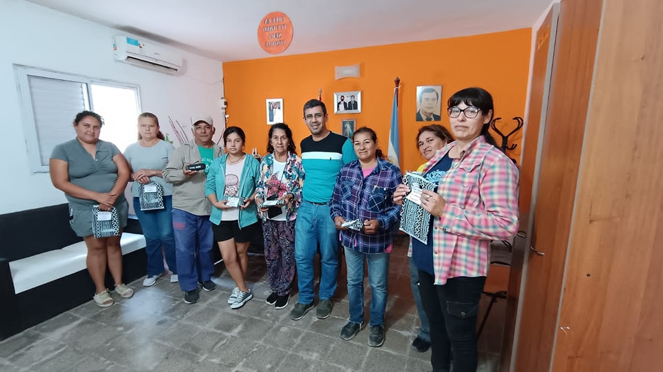Entregaron anteojos de receta a vecinos de La Cañada en un operativo oftalmológico