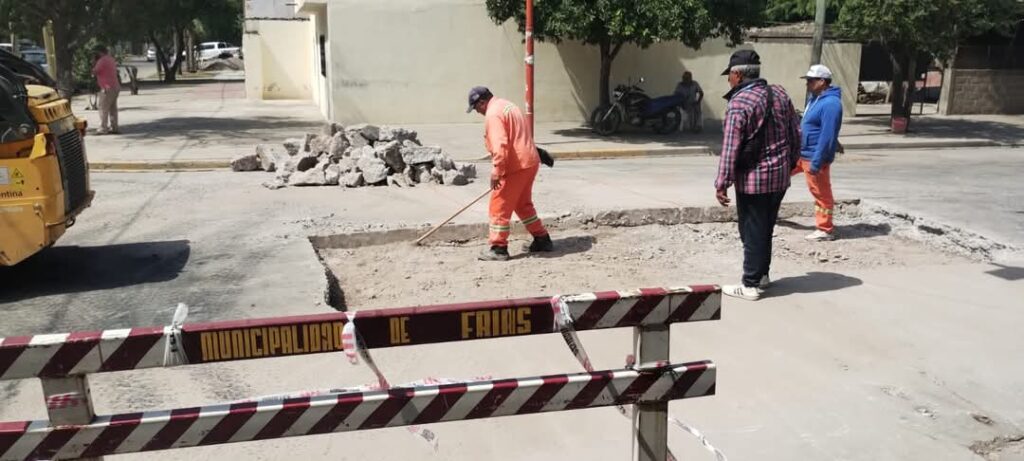 Frías: Reparan el pavimento de calle Pellegrini esquina Alvear