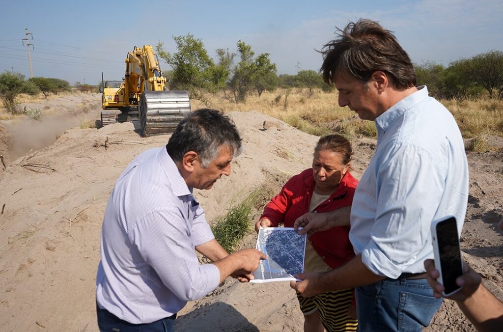 Avanza la importante obra de desagüe pluvial en el barrio Avenida de La Banda