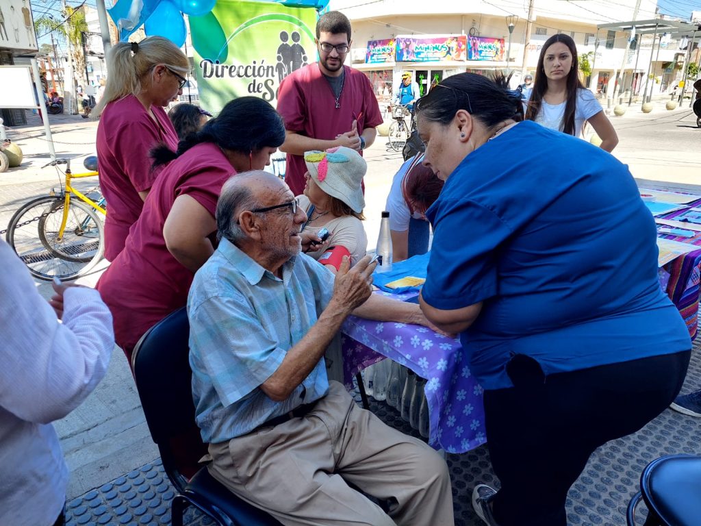 Salud: recomendaciones para prevenir golpes de calor en adultos mayores