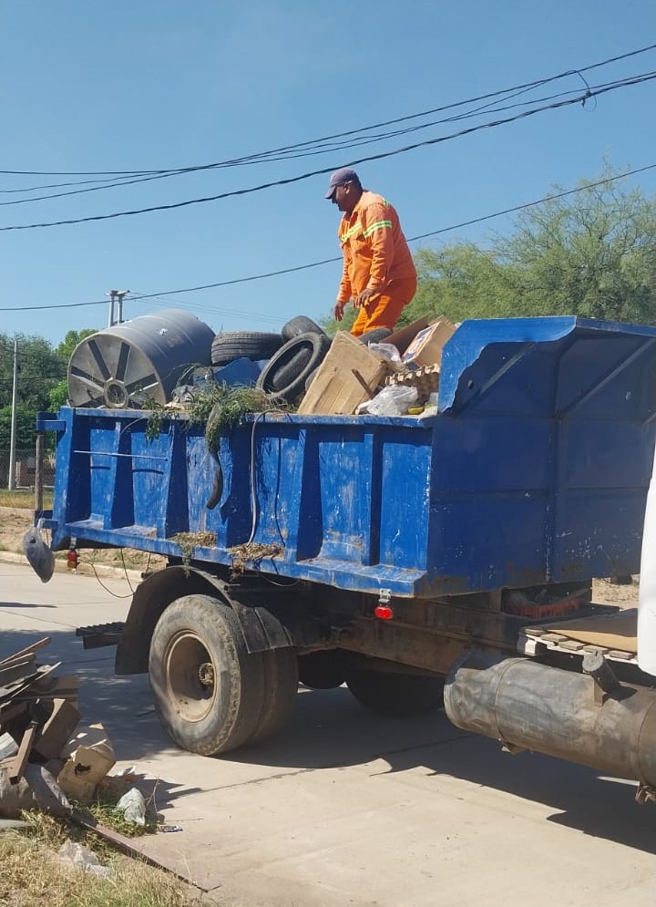 Realizaron tareas de descacharreos en los barrios Borges y Campo Contreras Realizaron tareas de descacharreos en los barrios Borges y Campo Contreras