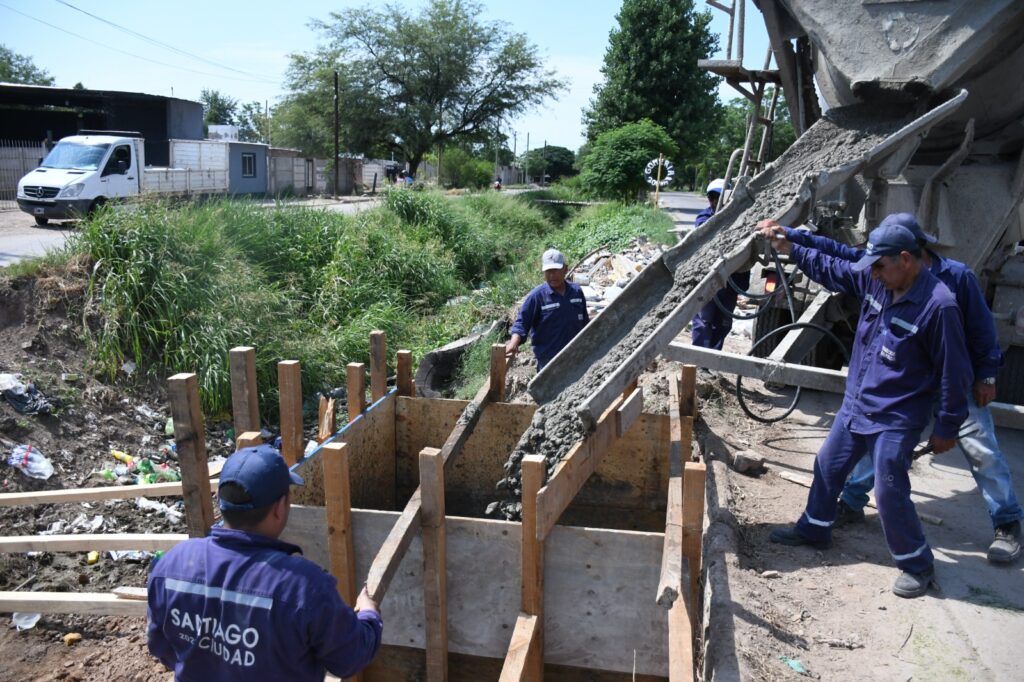 Iniciaron la construcción de un puente peatonal sobre la avenida del Trabajo Iniciaron la construcción de un puente peatonal sobre la avenida del Trabajo