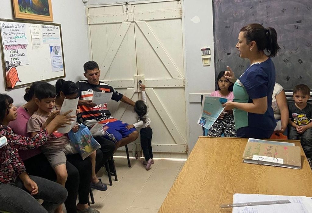 Taller de prevención y vacunación contra el Dengue en el CAMM 25 de Mayo