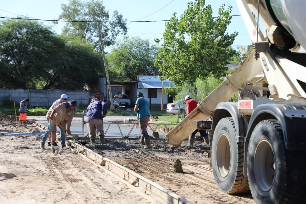 En Las Termas avanzan con obras de pavimento