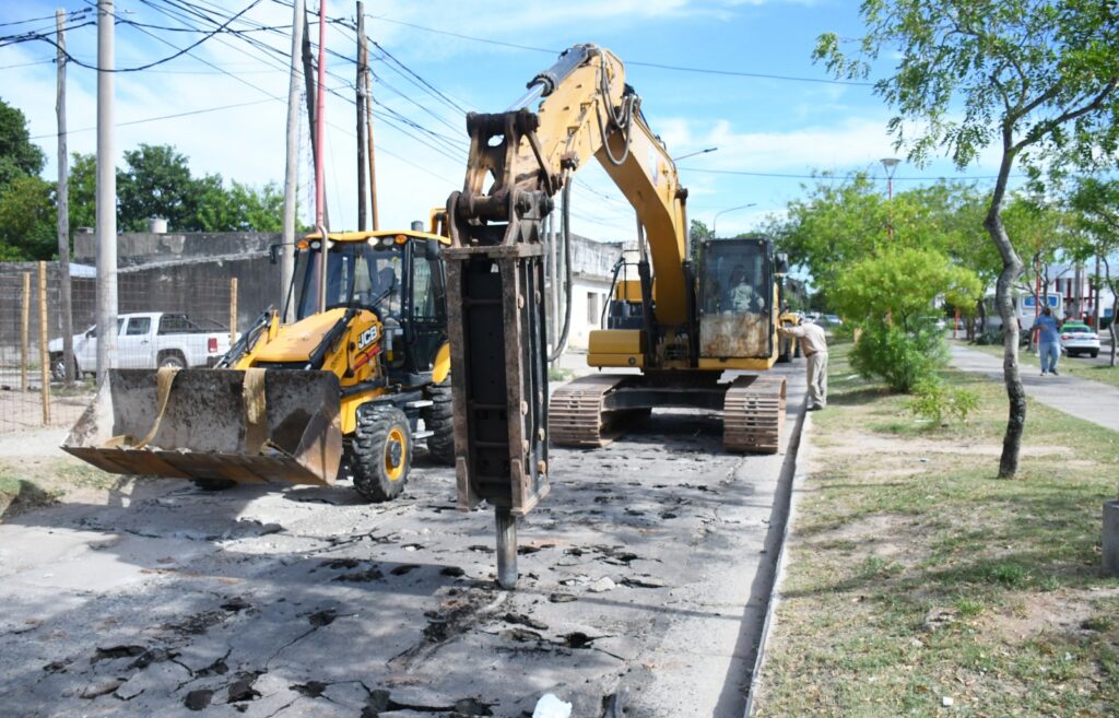 Inició la obra de repavimentación de la avenida Colón