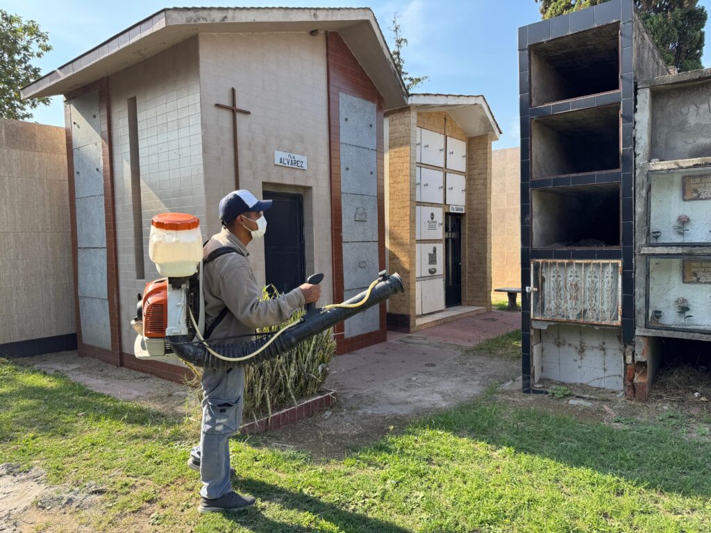 Operativo de prevención del Dengue en el Cementerio La Misericordia