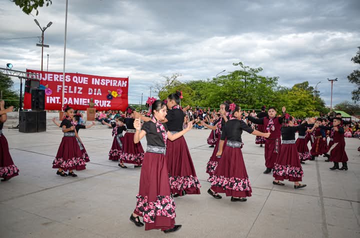 Mujeres de Clodomira se reunieron en una velada artística
