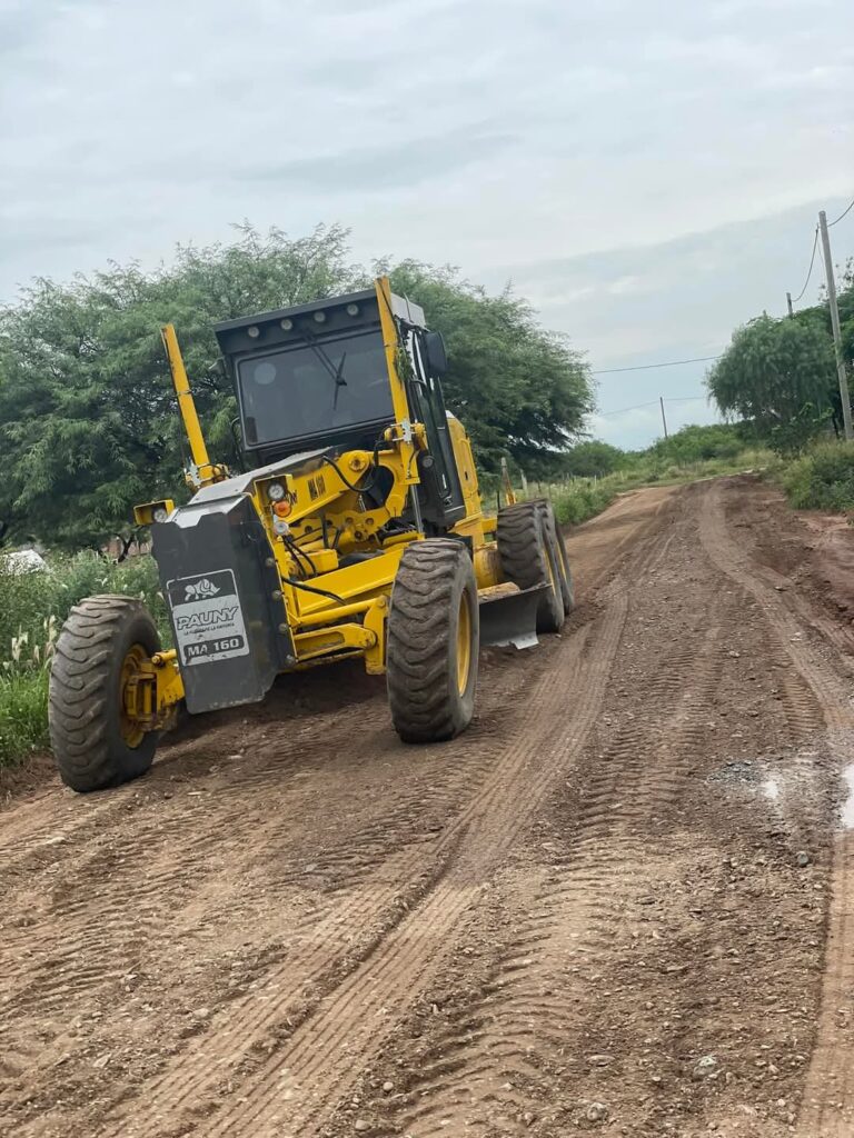 Avanza el plan de mejoramiento de calles en el barrio Rosedal de Nueva Esperanza