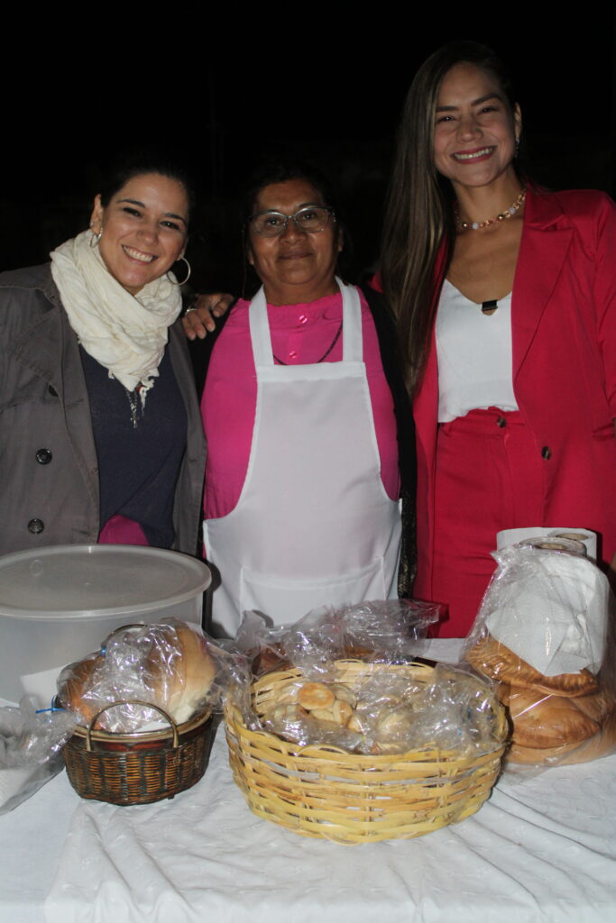 Emprendedoras de la zona mostraron sus productos en una exitosa feria en Villa Figueroa Emprendedoras de la zona mostraron sus productos en una exitosa feria en Villa Figueroa