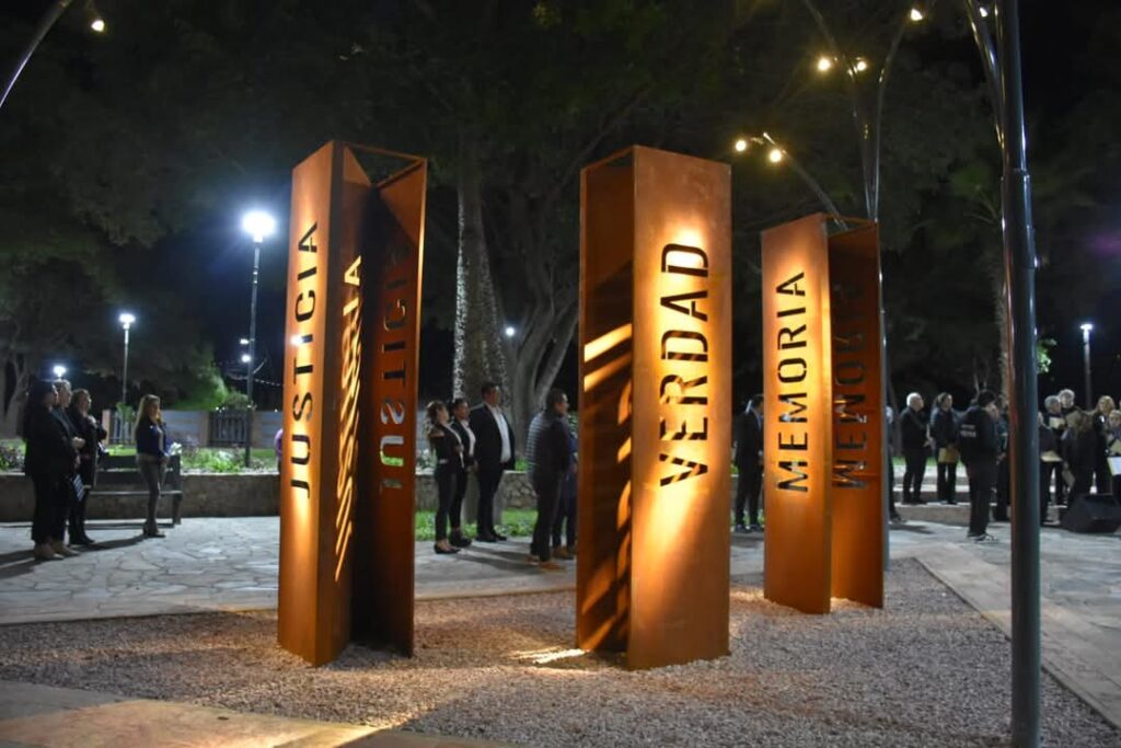 Frías: Con un emotivo acto inauguraron obras de remodelación en la Plazoleta de la Memoria